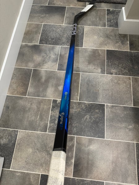 Senior CCM JetSpeed FT8 Pro Right Handed Hockey Stick P29+1/4 (Used)