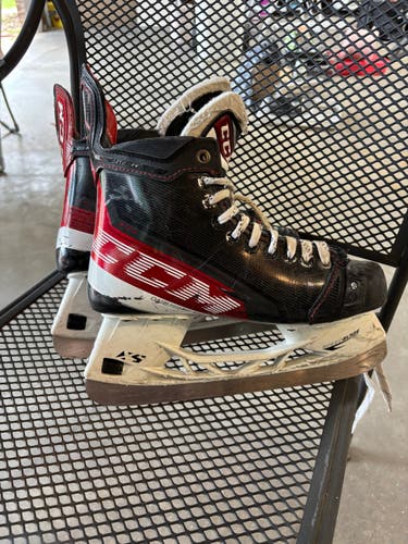 2021 CCM JetSpeed FT4 Hockey Skates Regular Width 7 (Used)