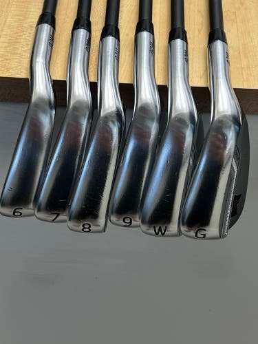PXG 0211 XCOR2 6-PW+GW Irons RH MMT 70 Regular Flex Graphite Excellent Condition