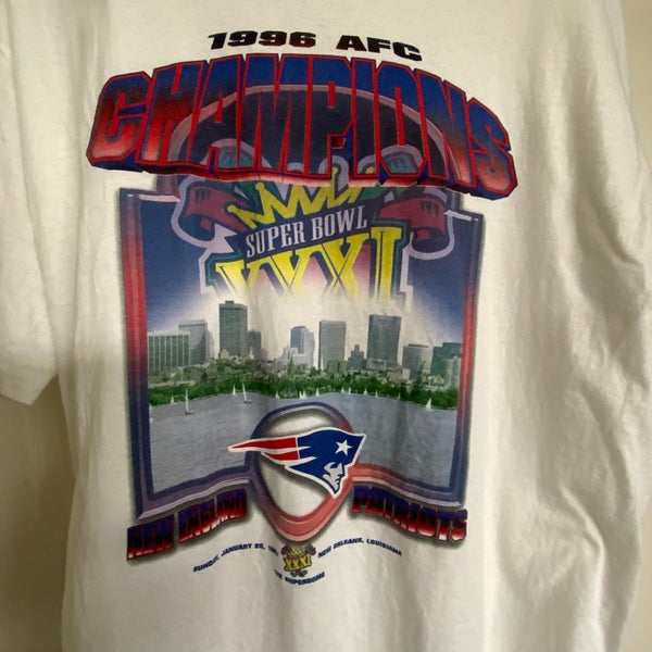 White XL Men's Starter Shirt (Used)