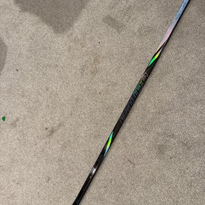 Bauer Tracer Right Handed Hockey Stick P28 (Used)