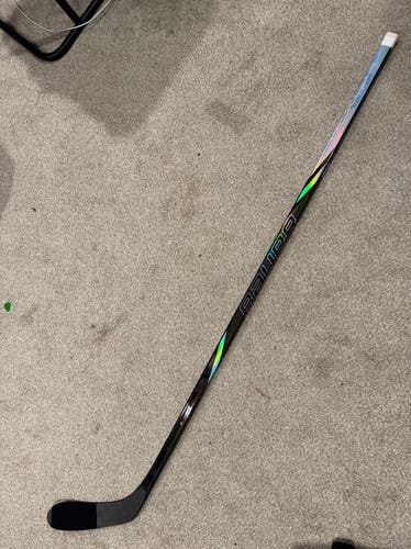 Bauer Tracer Right Handed Hockey Stick P28 (Used)