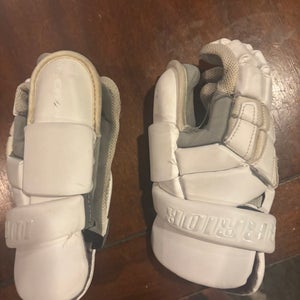 Warrior Nemesis Goalie Gloves 8" (Used)