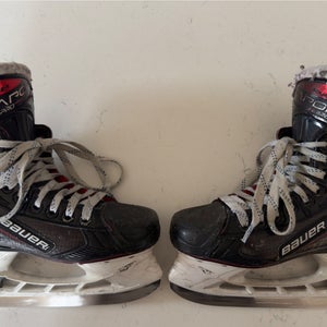2023 Bauer Vapor 3X Pro Hockey Skates Extra Wide Width Size 2 (Used)