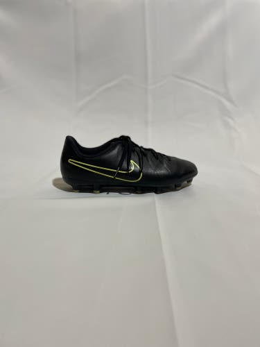 Black Unisex 4.5Y (Big Kids / Youth) Nike Tiempo legend Molded Cleats Cleats (Used)