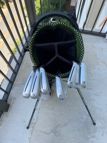 Men's TaylorMade P-790 Right Handed Iron Set Stiff Flex Steel Shaft (Used)