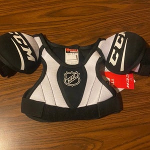 CCM 17k Hockey Shoulder Pads Youth Small New