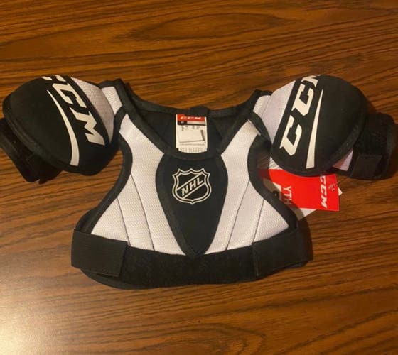 CCM 17k Hockey Shoulder Pads Youth Small New