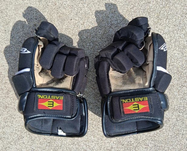 Easton Ultra Lite Gloves 13.5" (Used)