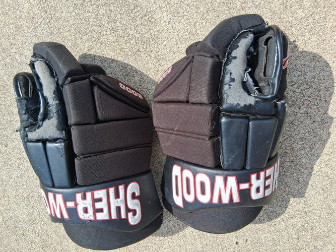 Sher-Wood 5000 Gloves 15" (Used)