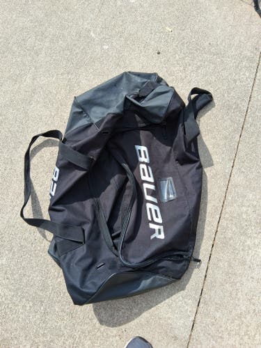 Bauer hockey equipment Bag (Used)
