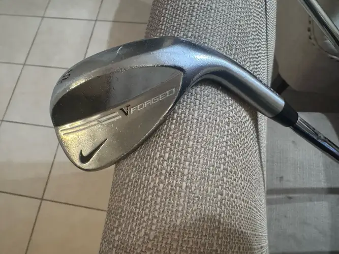 Nike 2013 Victory Red Forged Satin Wedge Gap GW 52° Steel Shaft RH