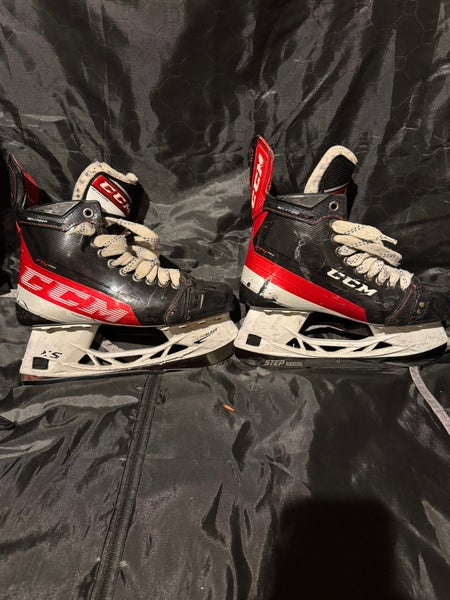 CCM JetSpeed FT4 Pro Hockey Skates Regular Width Pro Stock 6.5 (Used)