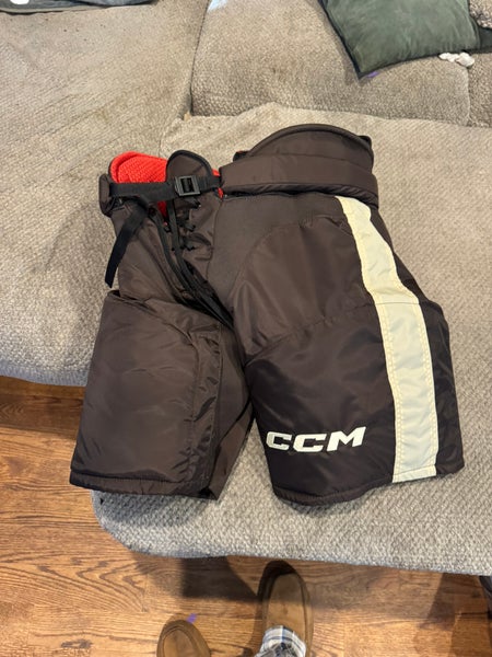 Bruins pro stock Men's Senior Large CCM HP45 Hockey Pants Pro Stock (Used)