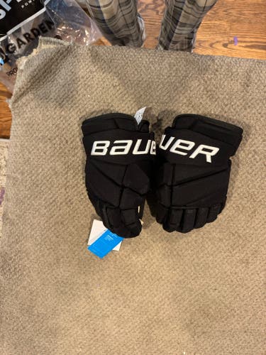 Boston bruins  Bauer Vapor Hyperlite Gloves 14" Pro Stock (New)