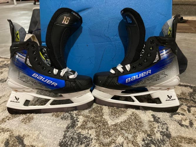 New Senior Bauer 8 Vapor Hyperlite 2 Hockey Skates
