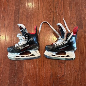 Bauer Vapor X4 Hockey Skates Size 4 (Used)