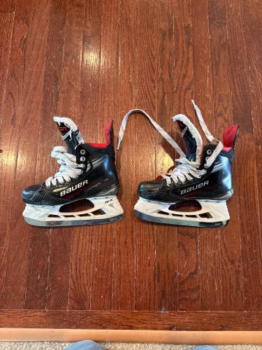 Bauer Vapor X4 Hockey Skates Size 4 (Used)