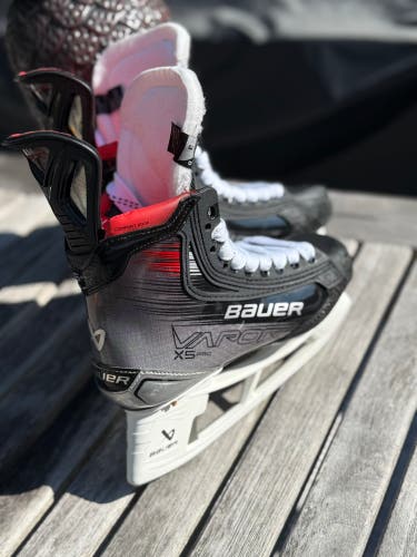 Bauer Vapor X5.0 Hockey Skates Regular Width Size 3 - like new, no steel