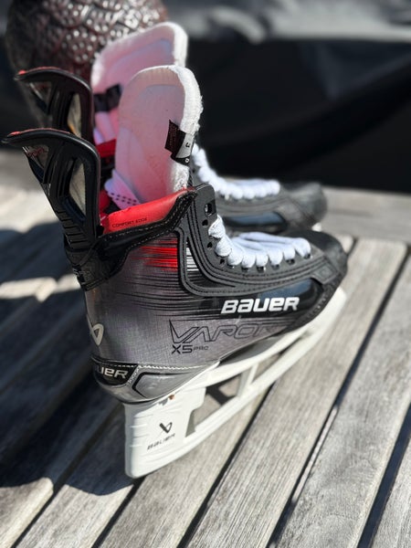 Bauer Vapor X5.0 Hockey Skates Regular Width Size 3 - like new, no steel