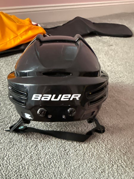 Medium Bauer Re-Akt 75 Helmet (Used)