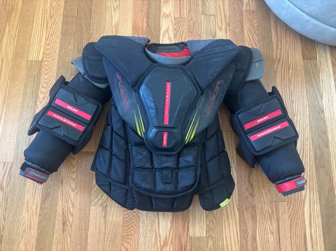 Small 2024 Bauer Vapor Hyperlite 2 Goalie Chest Protector (Used) Like new condition