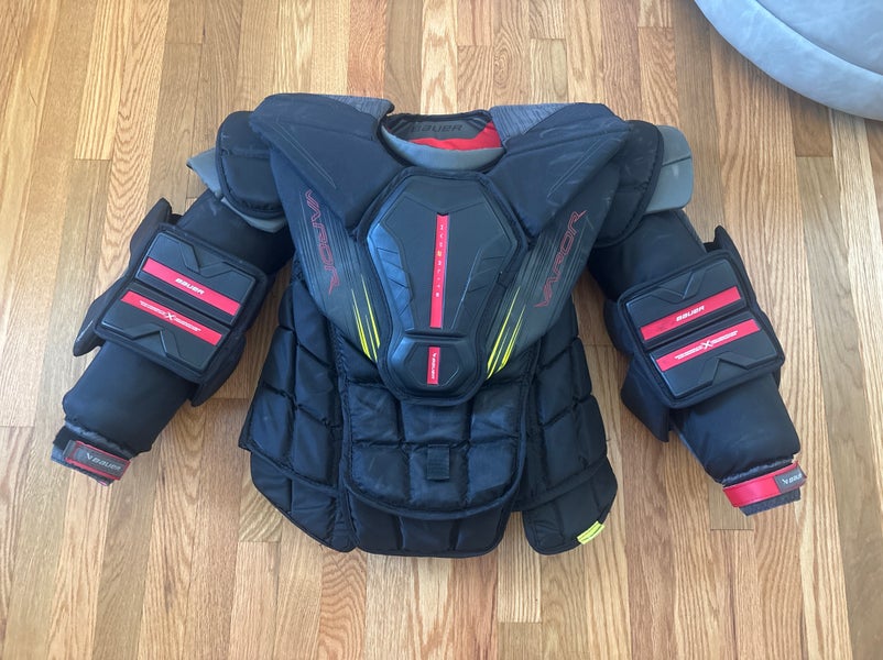 Small 2024 Bauer Vapor Hyperlite 2 Goalie Chest Protector (Used) Like new condition