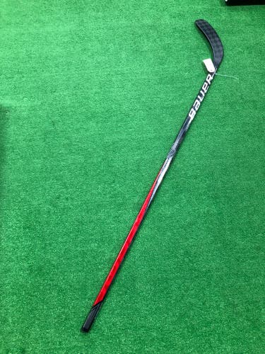 Senior Bauer Supreme UltraSonic Hockey Stick Right Handed P88 (Used)