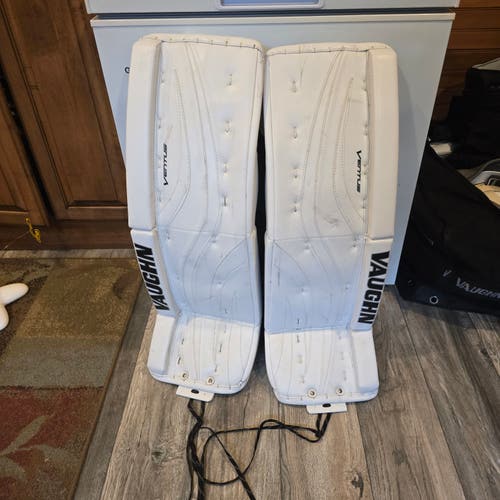 32" Vaughn Ventus LT88 Goalie Leg Pads Pro Stock (Used)