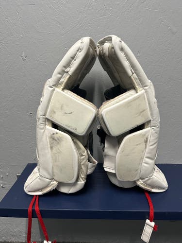 24" CCM Eflex 5 Goalie Leg Pads (Used)
