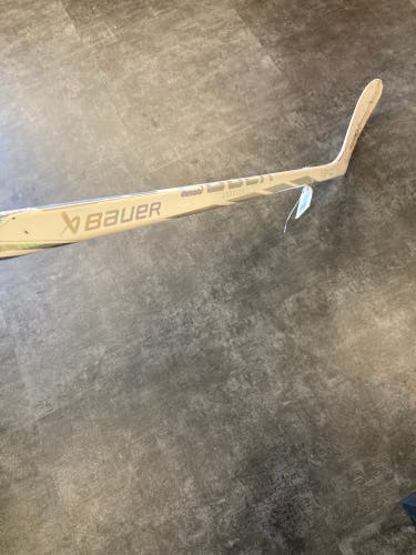 Junior Bauer Proto-R Hockey Stick Left Hand P28 (Used)