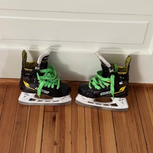 2024 Bauer Supreme M4 Hockey Skates Regular Width Size 2 (Used) with Side Comfort