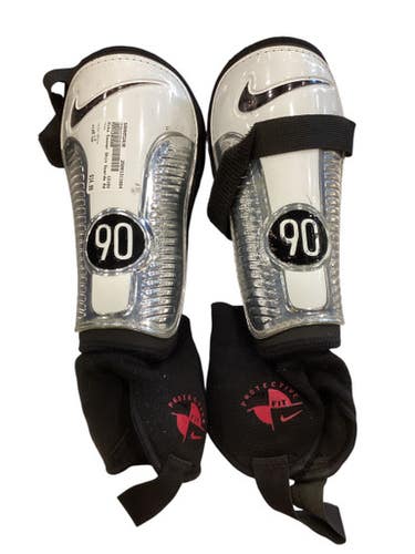 Used Nike Soccer Shin Guards Adult White LG 11884-S000052836