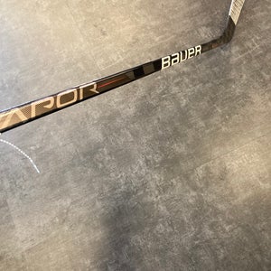 Youth Bauer Vapor Hyperlite Hockey Stick Left Hand P28 (Used)