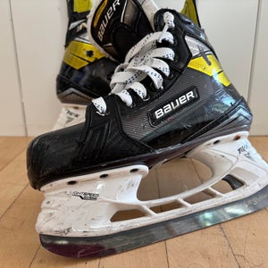 Bauer Supreme 3S Hockey Skates Size 4 Fit 1