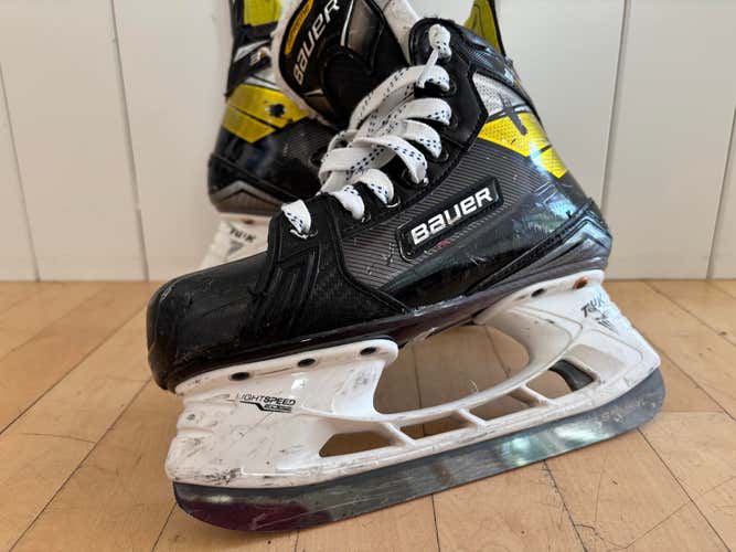 Bauer Supreme 3S Hockey Skates Size 4 Fit 1