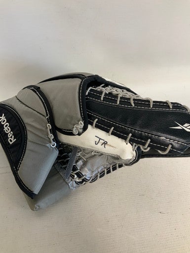 Used Reebok 4K Junior Goalie Catcher White And Black 11823-S000034393
