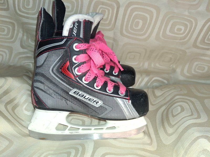 Used Youth Bauer Vapor X30 Hockey Skates (Regular) - Size: 13.0
