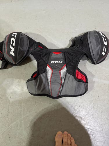 Medium Youth CCM JetSpeed FT1 Shoulder Pads (Used)