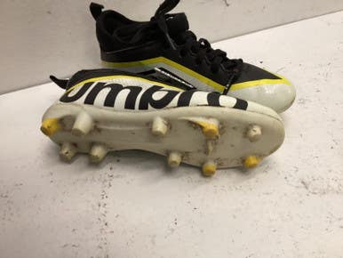 Used Umbro Soccer Cleats White Senior 7.5 11443-S000197953