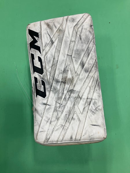 White Junior CCM EFlex 6 Goalie Gloves & Blockers Full Right (Used)