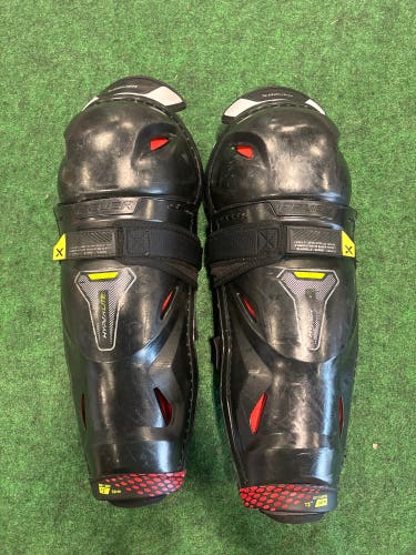 Intermediate Bauer Vapor Hyperlite Shin Pads 13" (Used)
