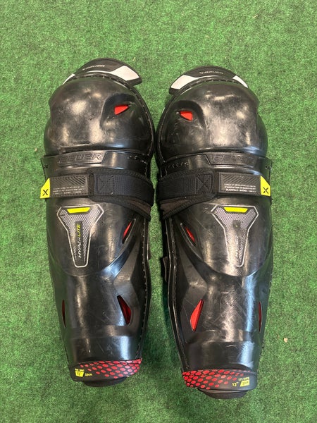 Intermediate Bauer Vapor Hyperlite Shin Pads 13" (Used)