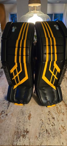 34" Vaughn Velocity VE8 Pro Goalie Leg Pads Pro Stock (Used)