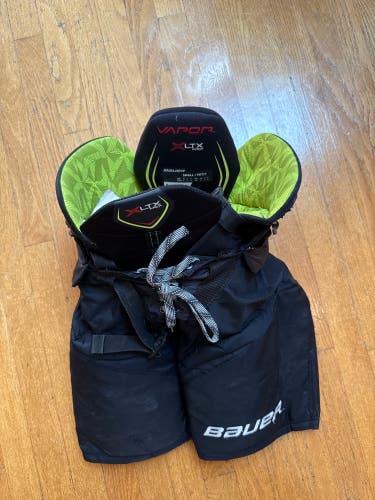 Junior Small Bauer Vapor LTX pro Hockey Pants (Used)