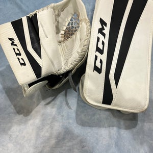 White Youth CCM YTFLEX Goalie Glove & Blocker Set Regular (Used)