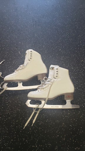 Used Riedell L5 WomensFigure Skate White Senior 5 11849-S000031898