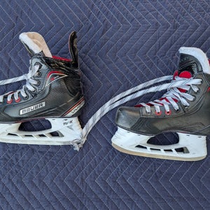 Youth Bauer Vapor X600 Regular Width Size 1 Hockey Skates