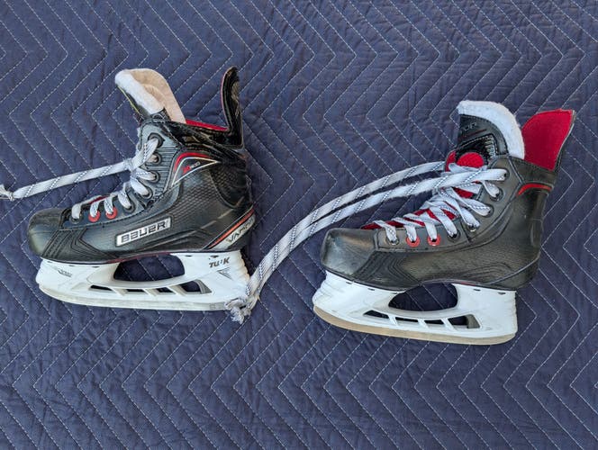 Youth Bauer Vapor X600 Regular Width Size 1 Hockey Skates