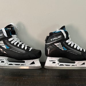 2025 True Catalyst 5X4 Hockey Goalie Skates Regular Width Size 4 (Used)